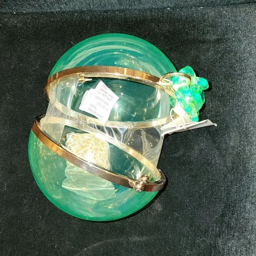 Green Round Purse  - Picture 3 of 5